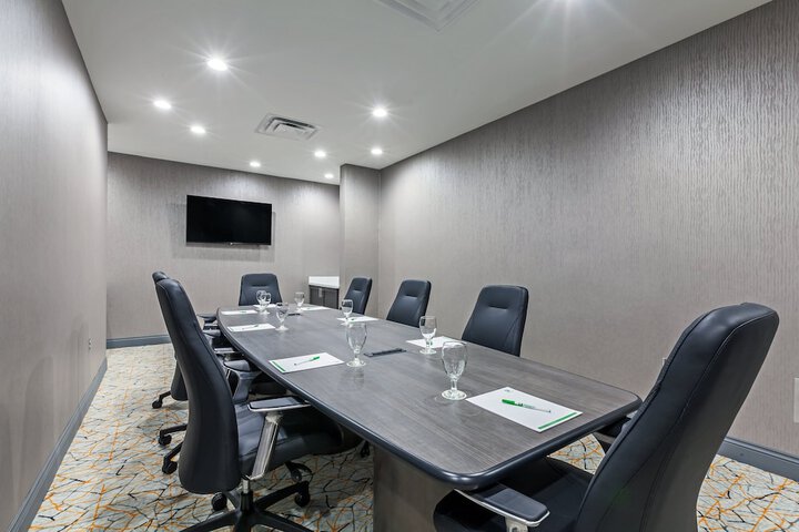 Holiday Inn Houston NE - Bush Airport Area by IHG