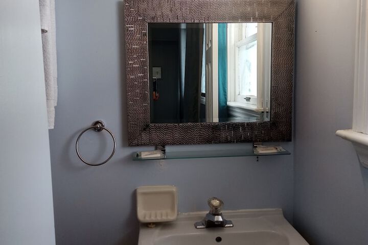 Room 17 of 19