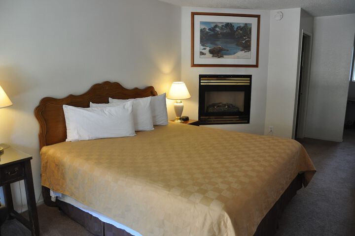 Cedar Inn & Suites
