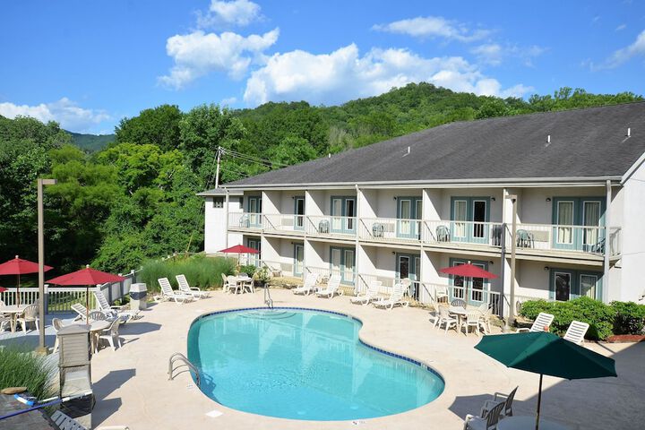 Pool 5 of 34