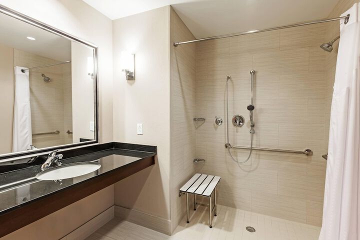 Clarion Hotel The Colony - Plano West