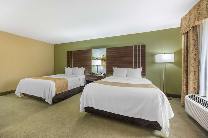 Quality Inn Paris
