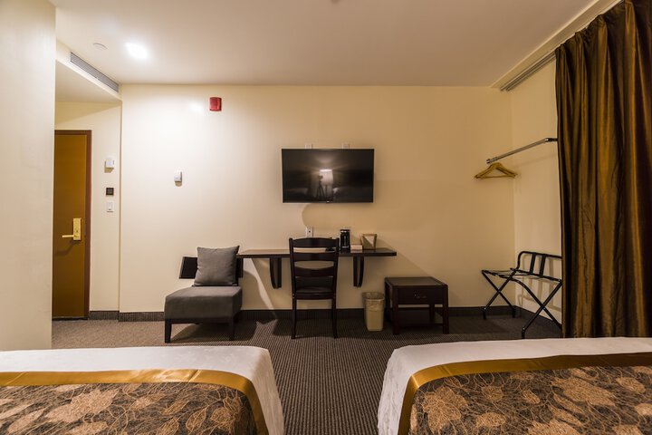 Room 7 of 31