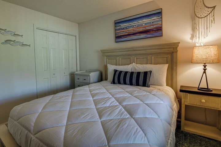 Little River Condo With Balcony & Pool Access!