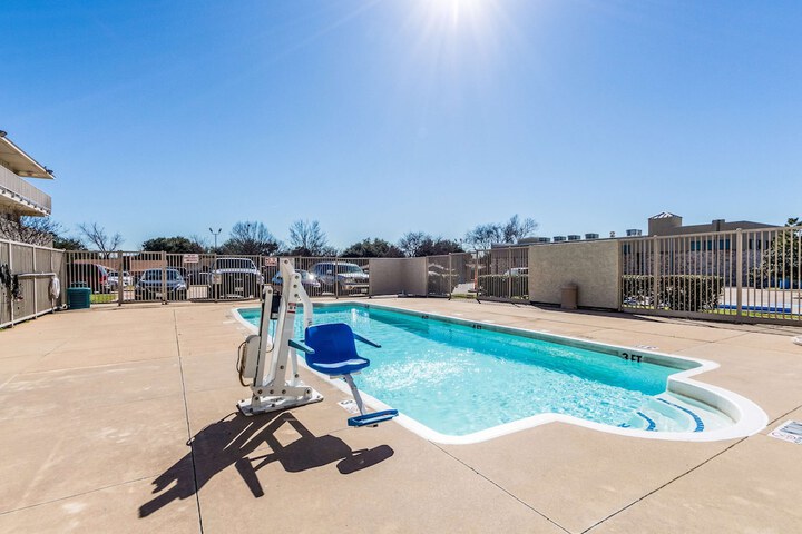 Pool 6 of 33