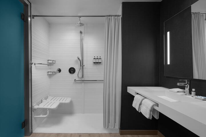 Room 20 of 34