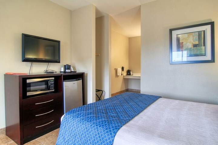 Room 34 of 47