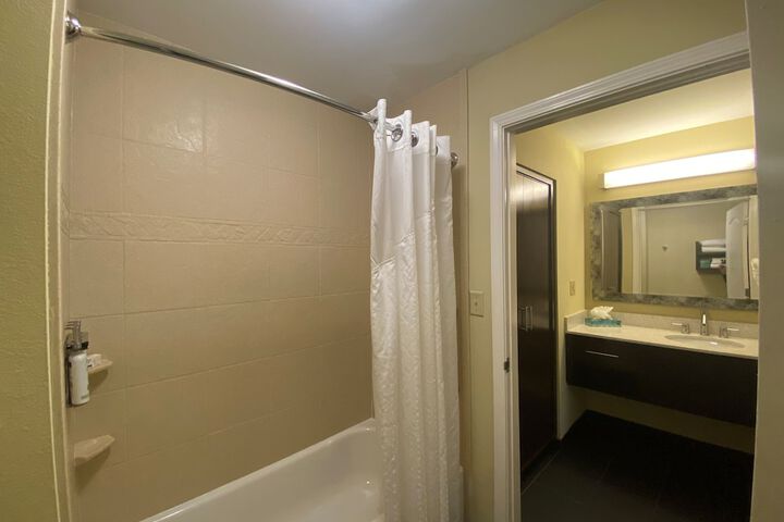 Staybridge Suites Liverpool Syracuse by IHG