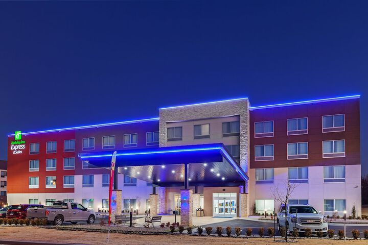 Hotel 7 of 51