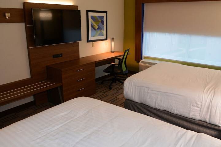Holiday Inn Express & Suites Pittsburgh - Monroeville by IHG