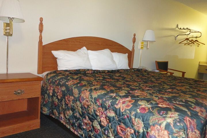 Room 8 of 21