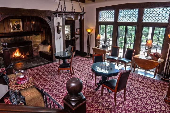 Bischwind Bed and Breakfast of the Poconos