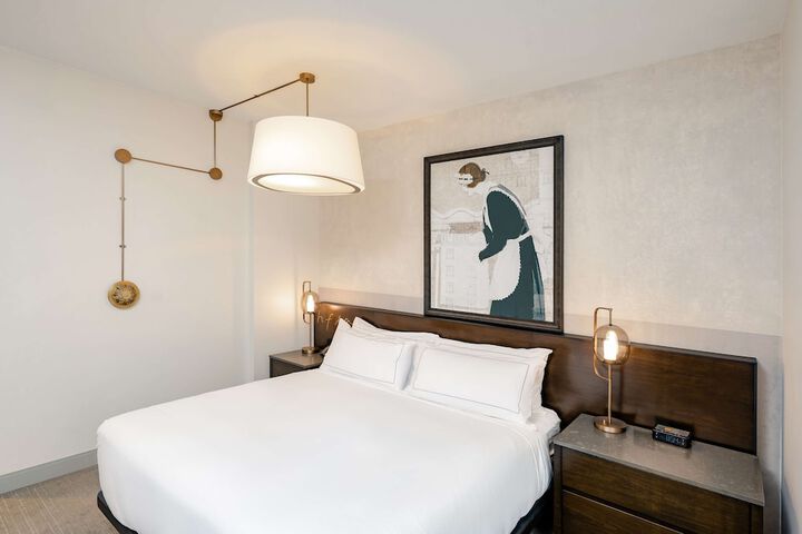 Hotel Fort Des Moines Curio Collection by Hilton