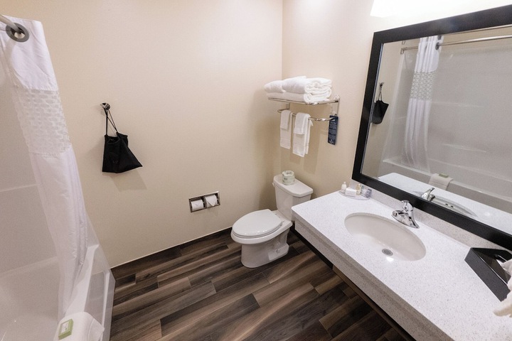Cobblestone Inn & Suites - Sheldon