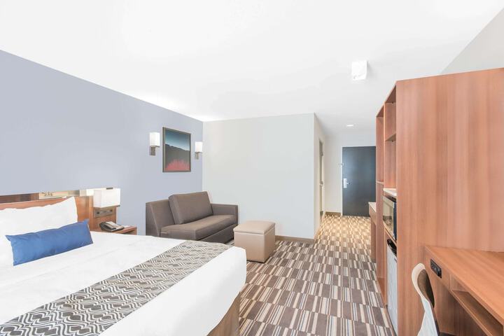 Room 19 of 33