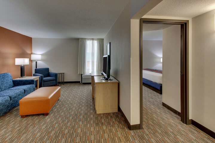 Room 10 of 31