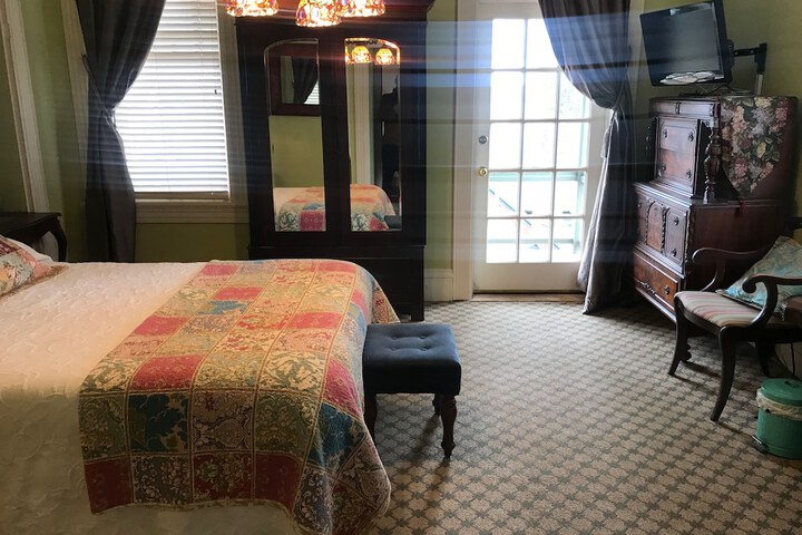 Vandiver Inn