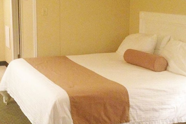 Fenwick Islander Motel