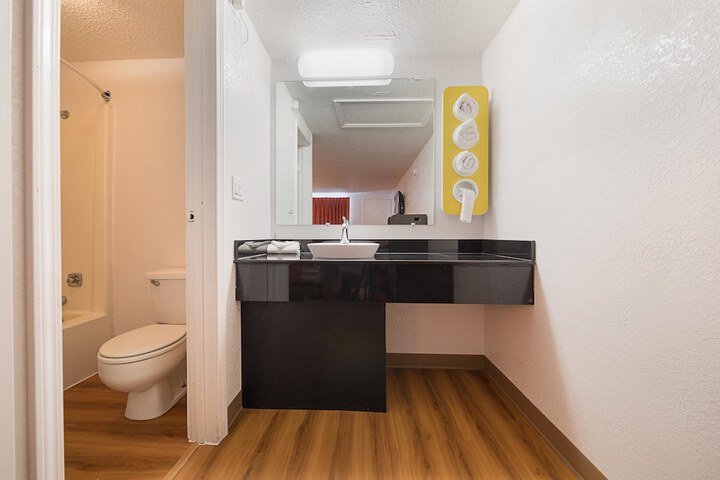 Room 9 of 20