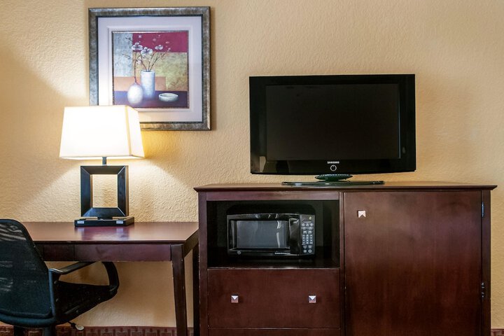 Room 26 of 32