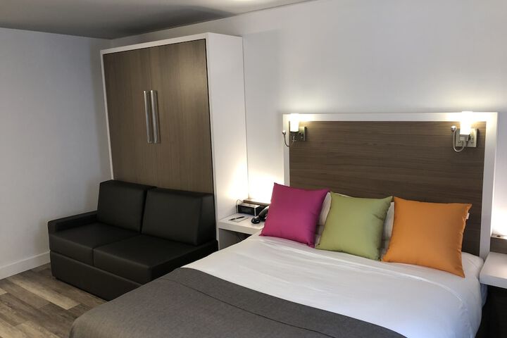 Room 40 of 105