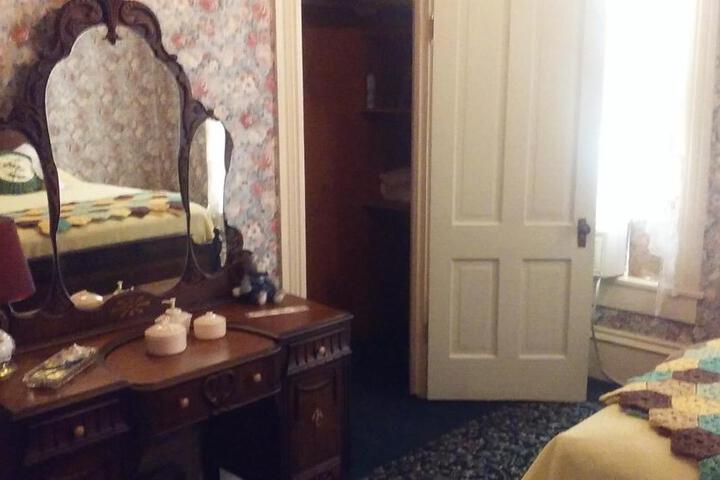 The Mays Place Bed and Breakfast