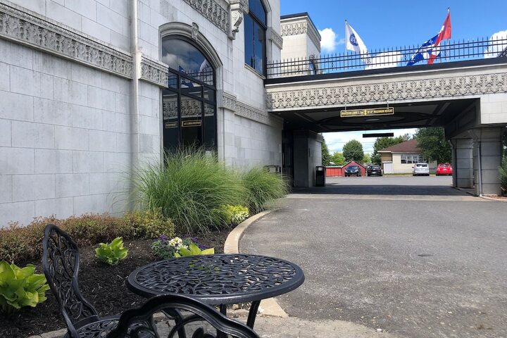 Hotel Exterior 52 of 53