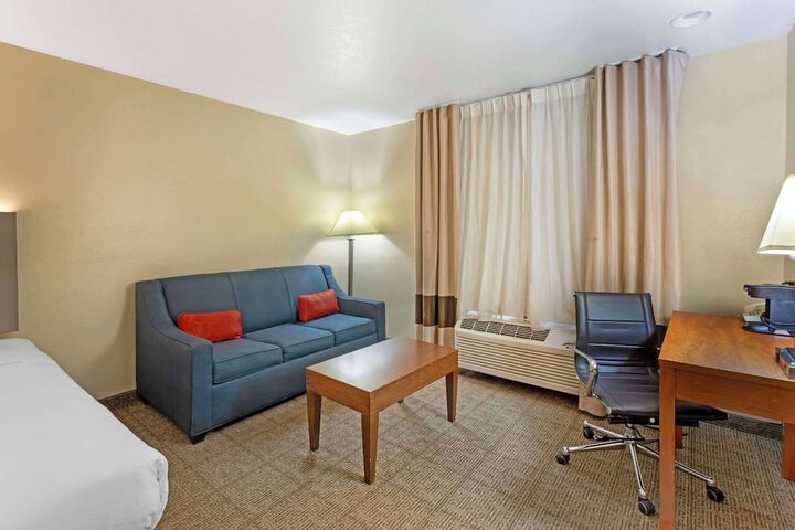 Room 50 of 61