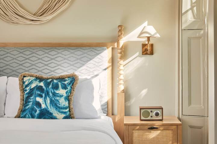 Faraway Nantucket