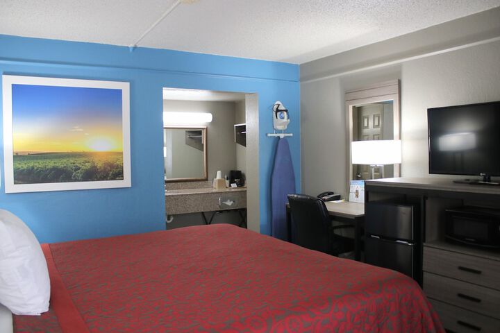 Room 14 of 40