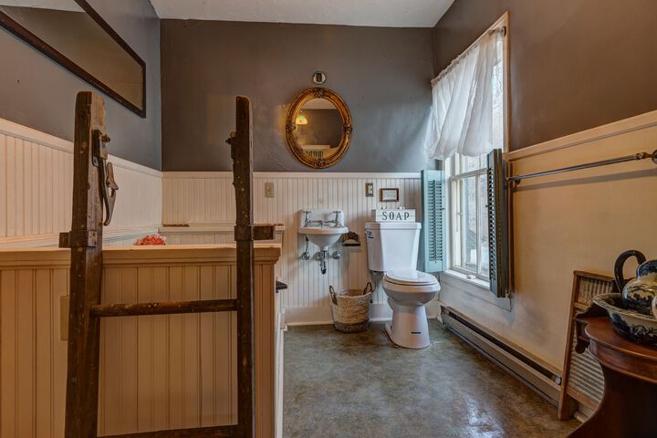 Rowells Inn