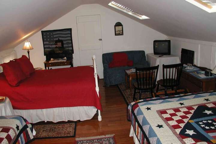 Room 17 of 33