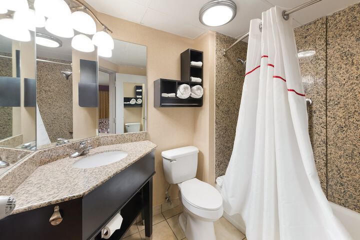Red Roof Inn & Suites Columbus - West Broad