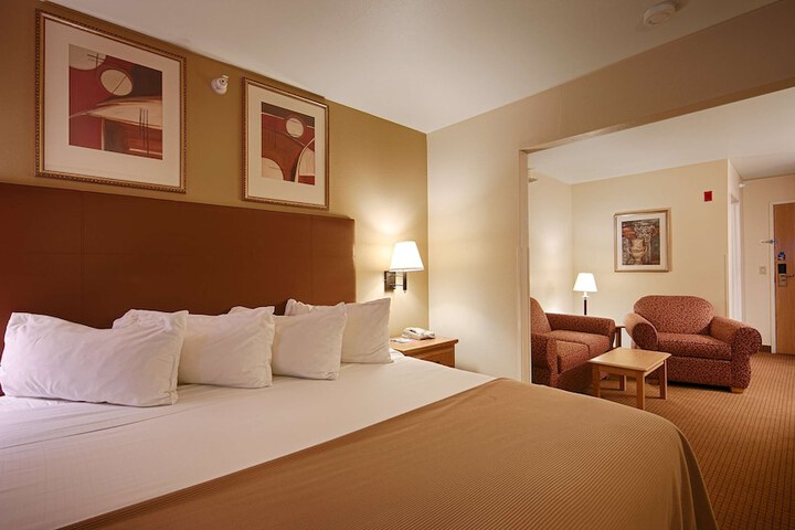 Room 10 of 17