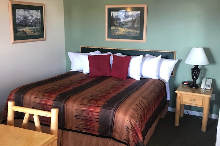 Room 6 of 15