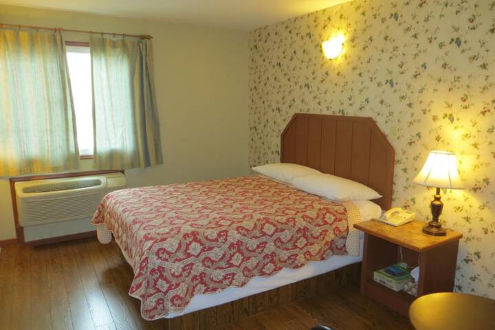 Room 10 of 29