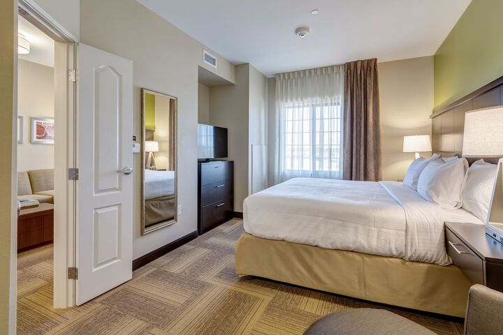 Staybridge Suites St. Louis - Westport by IHG