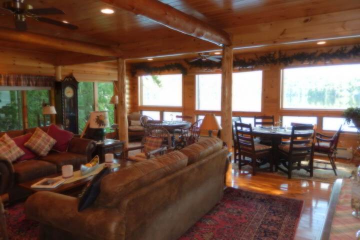 Kiwassa Lake Bed & Breakfast