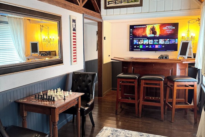 Hodge Podge Lodge