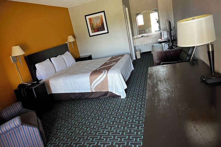 Express Inn & Suites