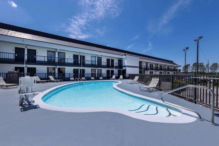 Pool 6 of 34