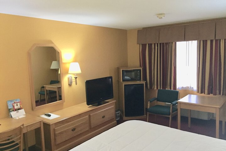 Room 4 of 36