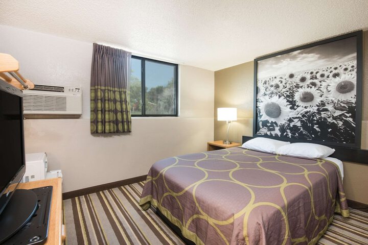Room 17 of 26
