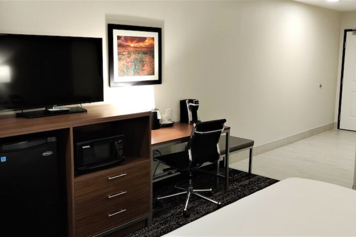 Room 9 of 29