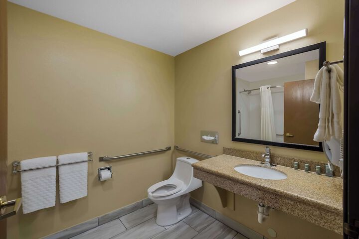Room 16 of 25