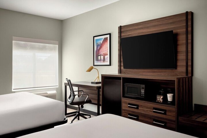 La Quinta Inn & Suites by Wyndham Gonzales LA