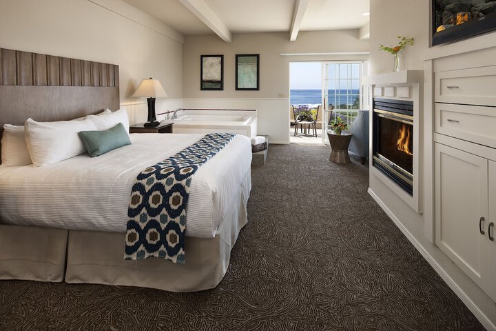 Cambria Landing Inn & Suites