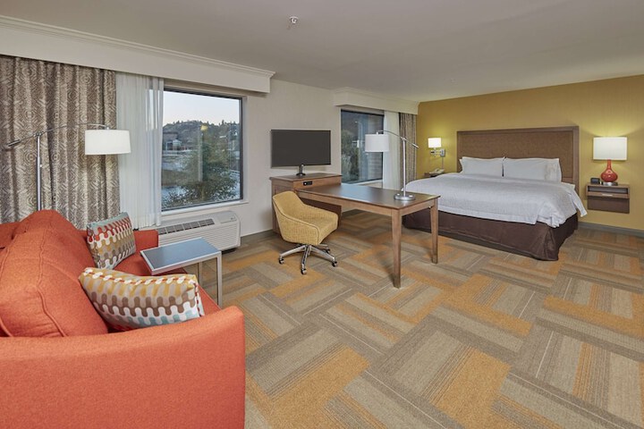 Hampton Inn & Suites Hood River