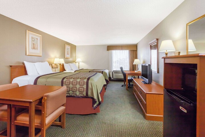 Room 11 of 15