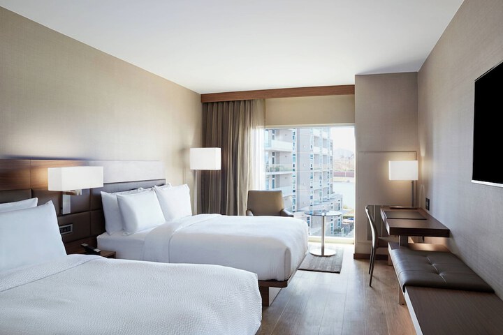 AC Hotel Phoenix Tempe / Downtown